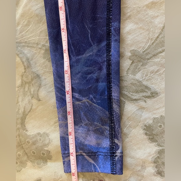 New Nike Dri-Fit Abstract Print Mesh Leggings Compression Short Built In XS TP - Picture 11 of 16